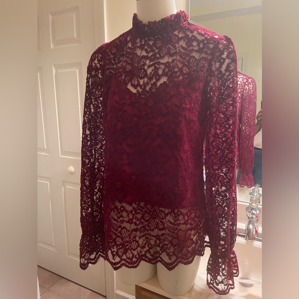 Amelia’s long sleeves lace top (burgundy)